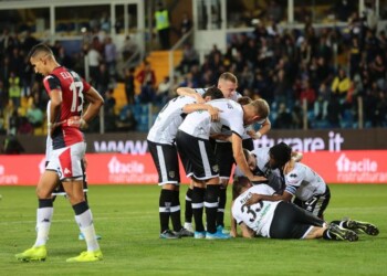 Tracollo Genoa, Parma dilaga 5-1