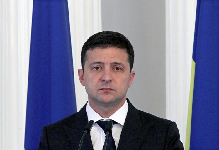 Zelensky, “rifiutando di introdurre la no fly zone