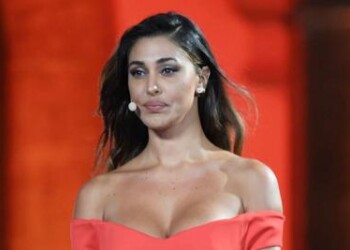 “Vai a lavorare” e Belen replica: “Lo faccio da quando ho 16 anni” 