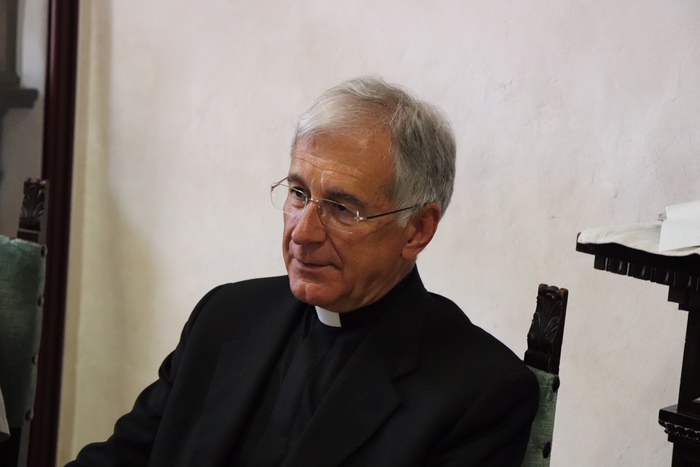 Vescovo Spoleto si congratula con Gauzzi