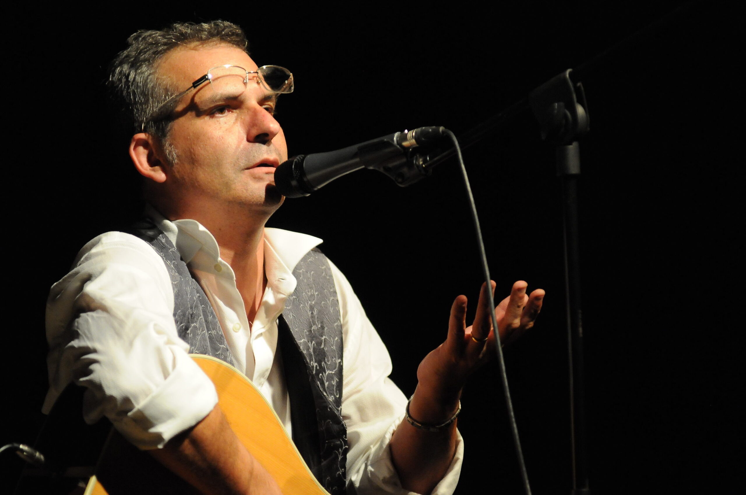 Luca Bonaffini approda a Roma con il suo tour dedicato alla “Madre Terra”