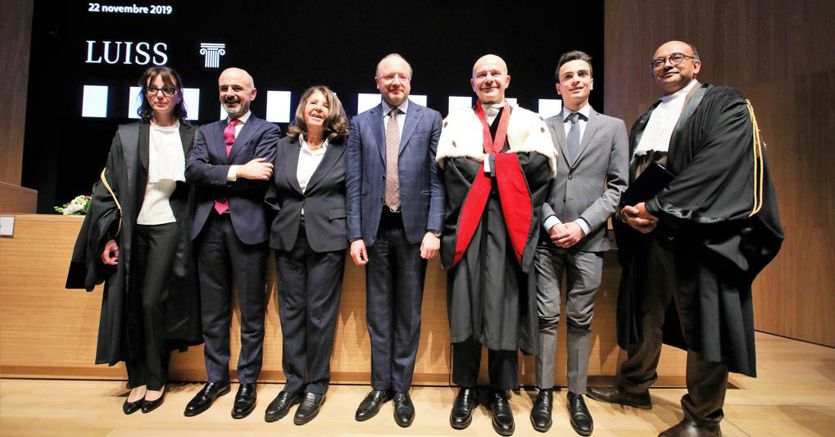 Alitalia, Boccia: «Evitare che prestiti ponte diventino contributi a fondo perduto»