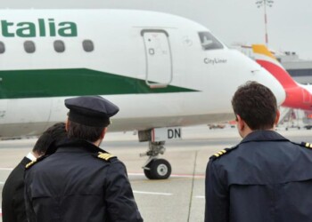 Alitalia non ancora al capolinea. Conte: «Soluzione di mercato»