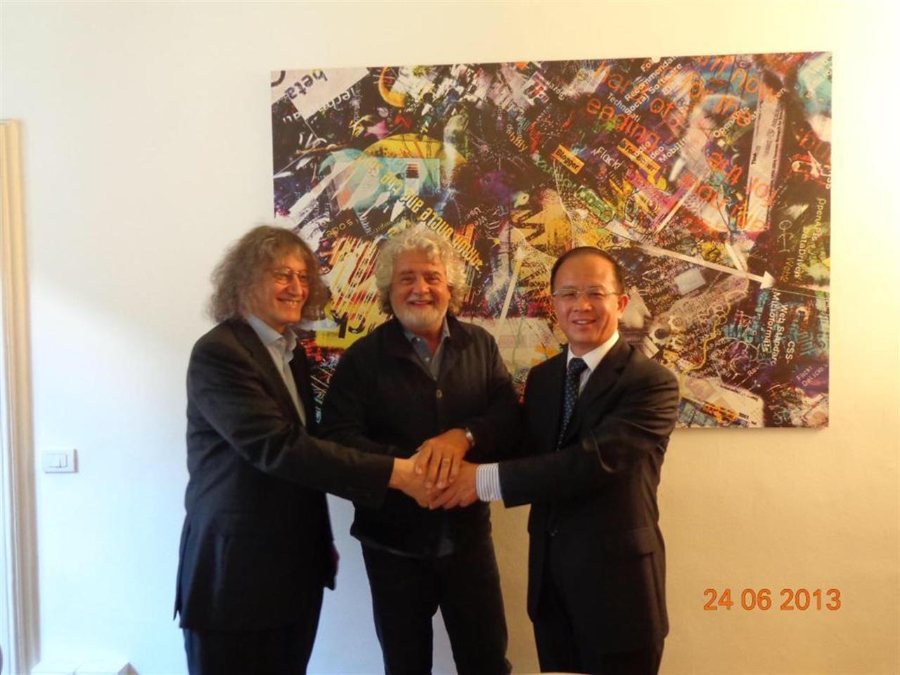 Ecco come nasce l’asse tra Grillo e i cinesi (c’entra la Casaleggio)