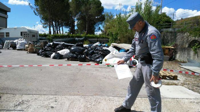 Fanghi in Interporto Arezzo, 5 indagati