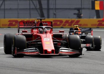 Ferrari aumenta ricavi e rialza target