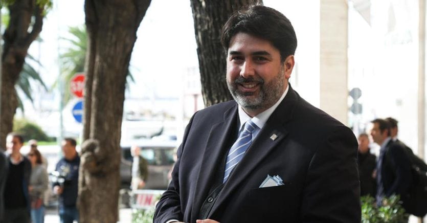 Governatore Sardegna indagato per abuso d’ufficio. Rinvio a giudizio per il Presidente della Calabria