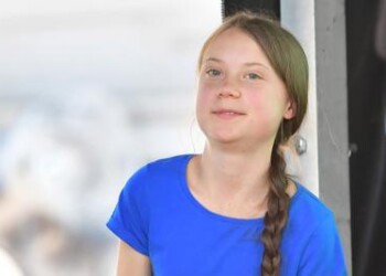 Greta salpa verso Madrid, un passaggio dagli ‘influencer della vela’ 