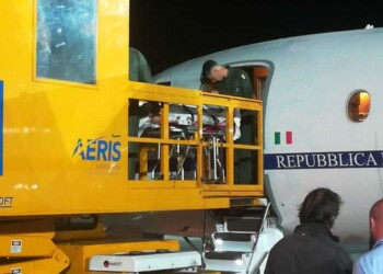 In volo per Bologna ragazzo punto razza