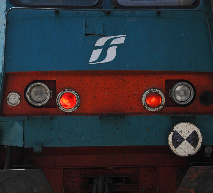 Investimento mortale, stop treni