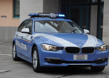 Litiga con la madre e la accoltella, arrestato