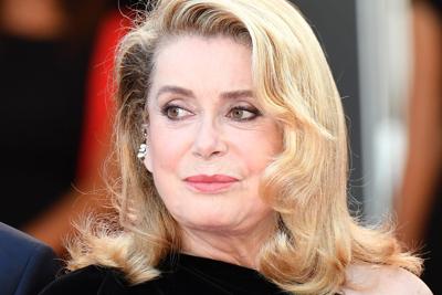 Malore per Catherine Deneuve, 'è grave'