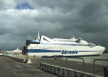 Maltempo, stop collegamenti per Tremiti