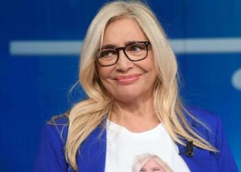 Mara Venier: “Due dita steccate, ma tutto bene”