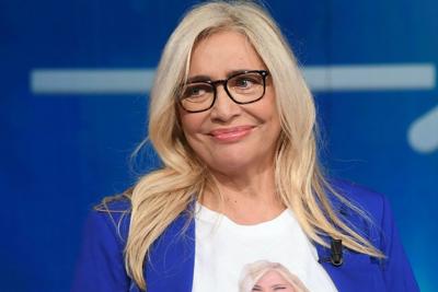 Mara Venier: “Due dita steccate, ma tutto bene”