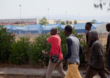 Migrante morto, si fa ipotesi omicidio