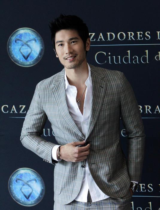 Morto Godfrey Gao sul set di un reality, il modello-attore aveva 35 anni