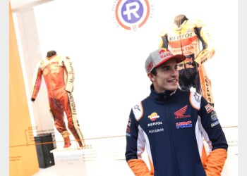 Moto: Marquez operato con successo alla spalla destra
