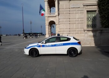 Non si ferma ad alt e poi contesta furto auto, denunciato