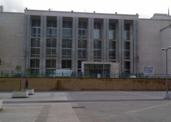 ‘Pizzo’ a imprese edili, tre condanne