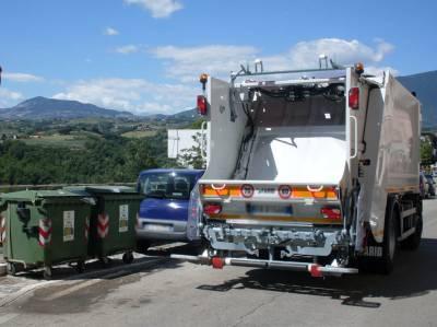 Rifiuti, 300 euro a famiglia nel 2019 