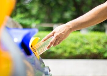 Rifiuti: ‘bottle to bottle’ a Parma, nuova vita per bottiglie Pet 