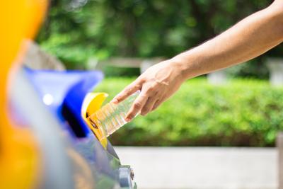 Rifiuti: ‘bottle to bottle’ a Parma, nuova vita per bottiglie Pet 