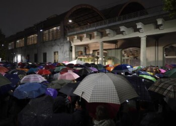 Segre: in tanti al presidio a Milano, solidarietà alla senatrice