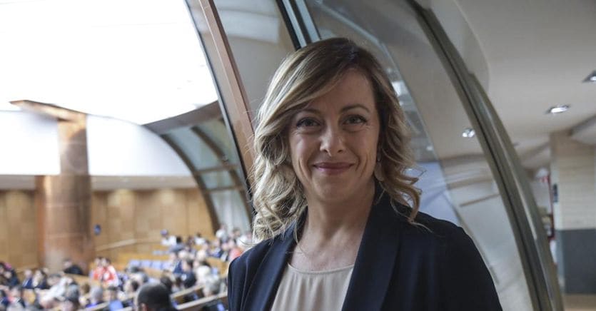 Swg: frena la Lega, Fdi supera il 10%