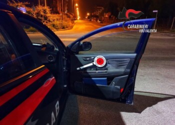 Tenta sottrarsi a controllo, denunciato