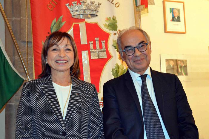 Tesei fa visita sindaco Castello