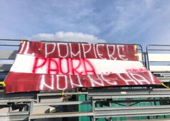 Tifosi ossolani ricordano vigili del fuoco uccisi