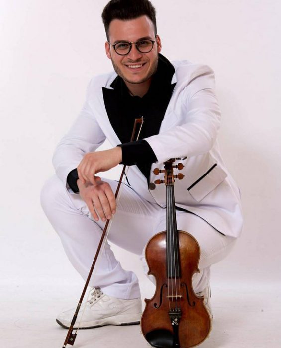 Violinista palermitano spopola su social