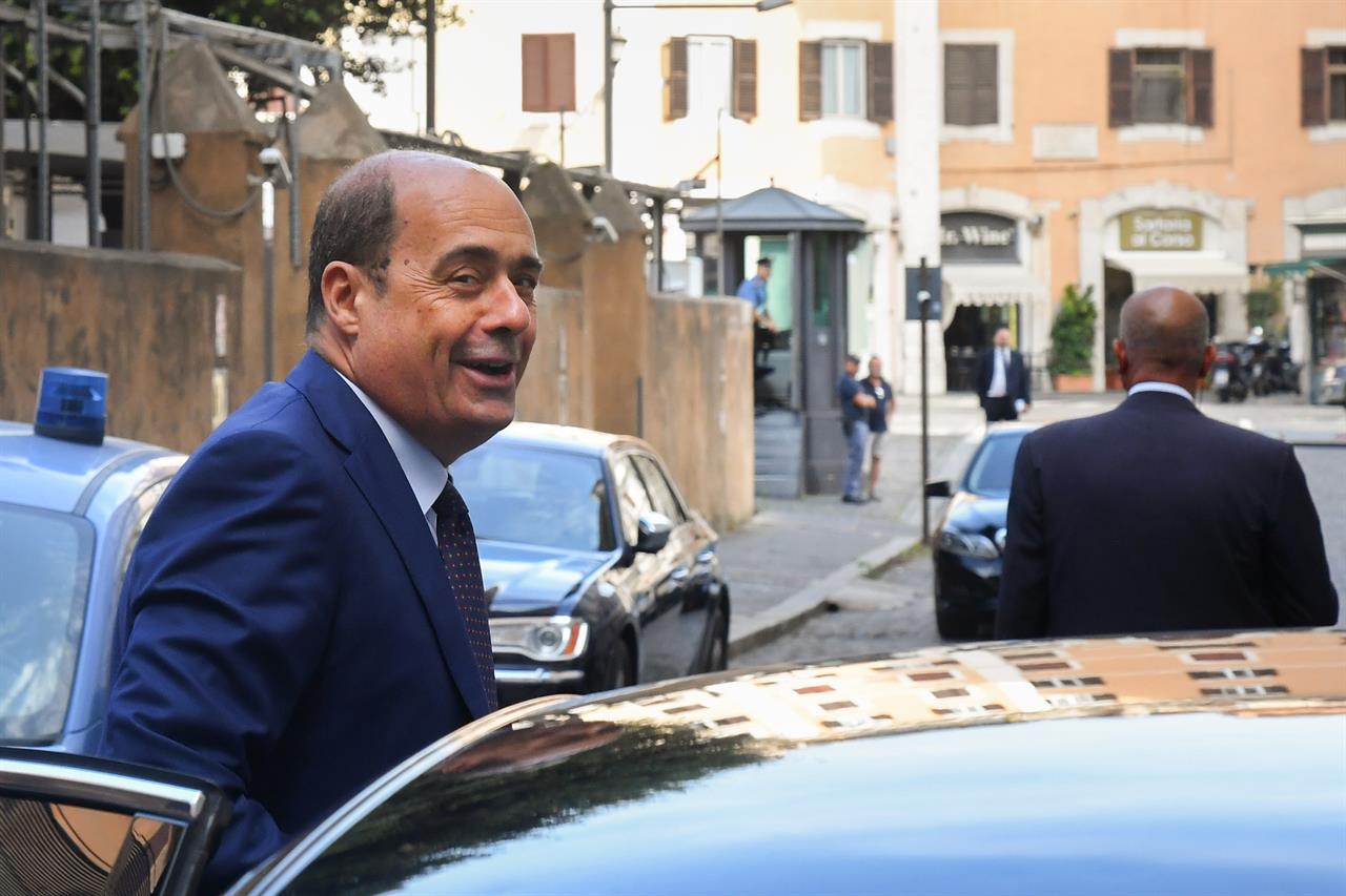 Zingaretti prova a raccontare «tutta un’altra storia», ma il copione è sempre lo stesso