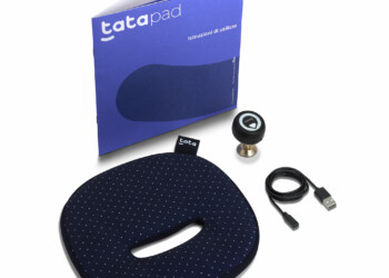 Vodafone lancia il dispositivo anti-abbandono V-Baby Alert: connettendo gli oggetti alle persone, permette di avvisare tempestivamente fino a 6 contatti, chiunque sia alla guida dell’auto