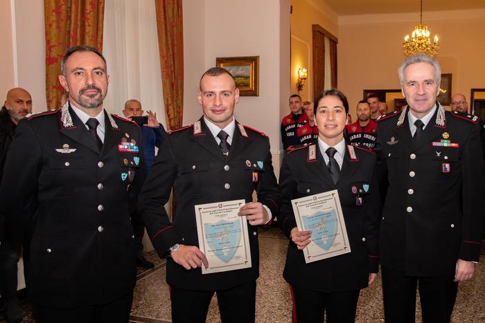 A Genova prima donna sub nei carabinieri