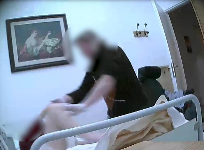 Anziani maltrattati, condannati coniugi