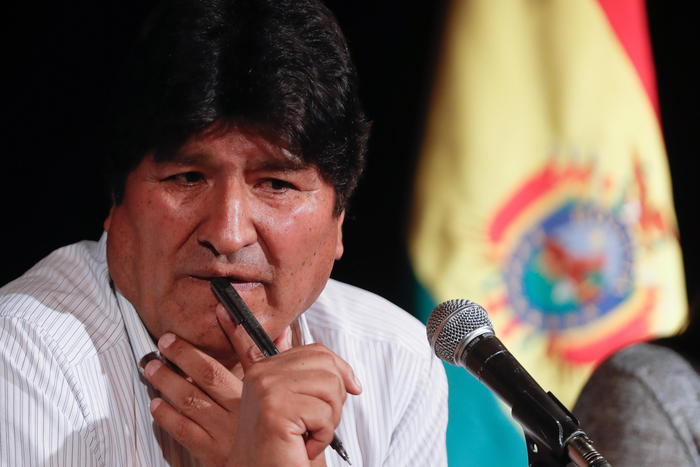 Bolivia: mandato d’arresto per Morales