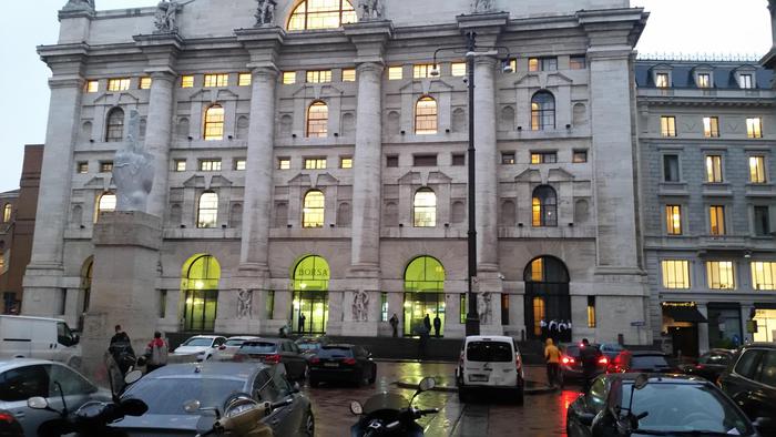 Borsa: Milano chiude in calo (-0,44%)