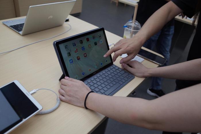 Cina abolirà computer esteri entro 2022