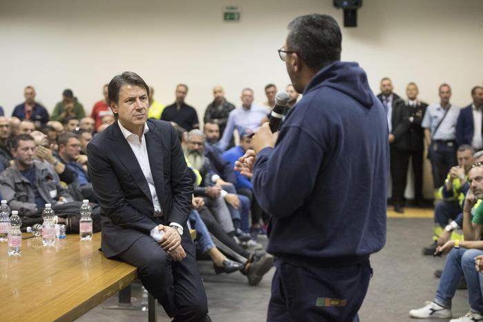 Conte domani a Taranto, ospedale e Ilva