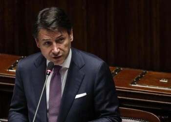Conte: «Sempre trasparente con il Parlamento». E attacca Salvini