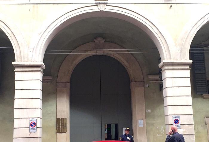 ‘Disonori mia figlia, ora la sposi’: padre denunciato