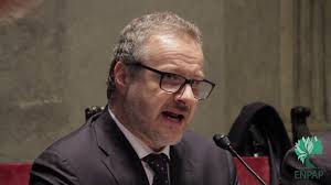 Nel 2019, un caso a settimana  AUMENTANO I SUICIDI TRA I LAVORATORI DELLE FORZE DELL’ORDINE. IL TAVOLO TECNICO ENPAP SULLA SICUREZZA SUL LAVORO: SI DEVE E SI PUÒ INVERTIRE LA ROTTA