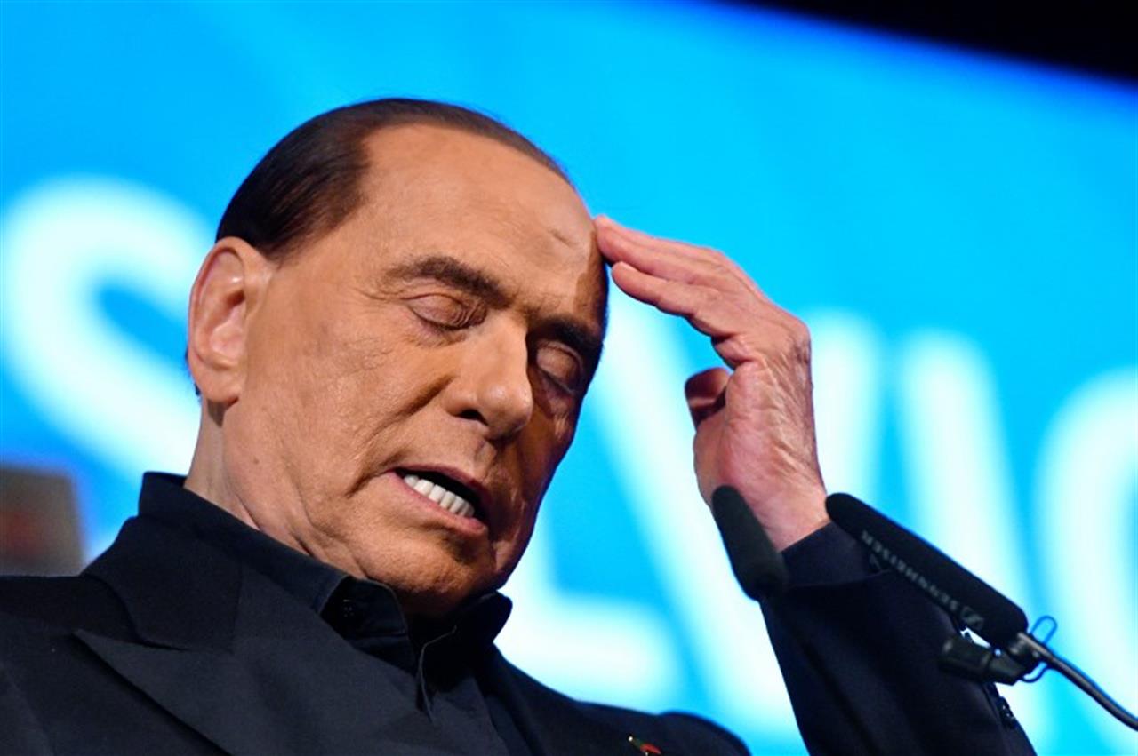 Forza Italia affonda con Berlusconi, ma un nuovo centrodestra moderato prova a emergere