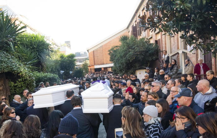 Funerali investite, ‘la vita non è bere’