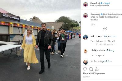Grease, John Travolta e Olivia Newton-John sono di nuovo Danny e Sandy  