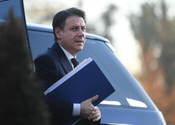 Il surreality show del fronte progressista: ora Conte è il nuovo Willy Brandt