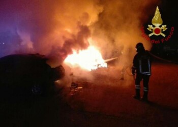 Incendiata auto sacerdote in Calabria