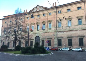 Investì vigilante, pena più che dimezzata